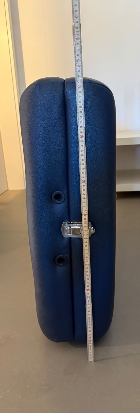 Dispositivi per massaggi: Portable Massage Table - Great Condition & Accessories! – Usato da Duggingen venduto da berky 6