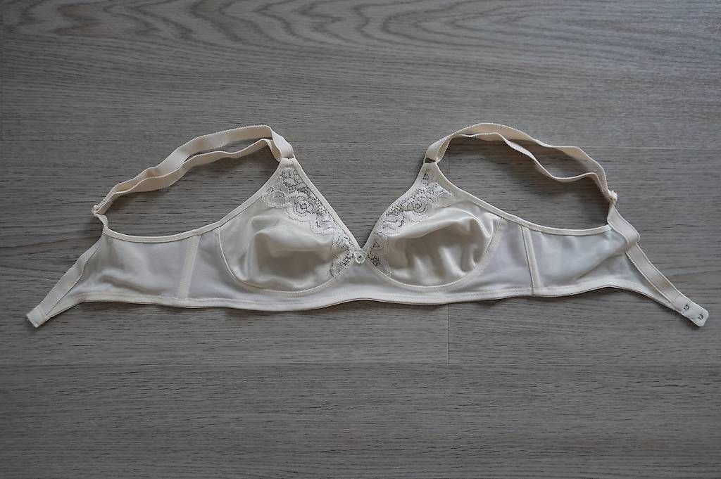 Altra biancheria intima: BH NEU cremefarben B75 – Usato da Winterthur venduto da RPeter