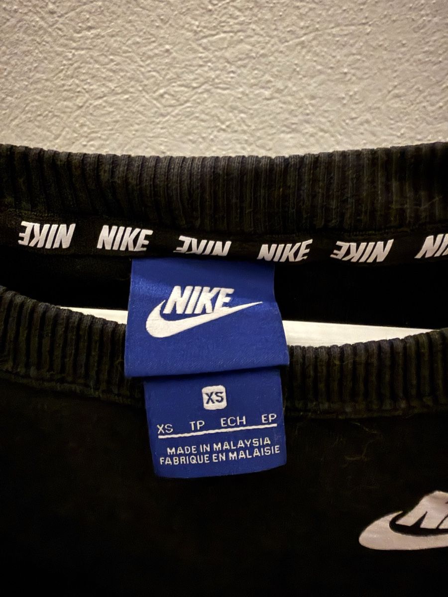 Nike Pullover & Sweatshirts: Nike Pullover schwarz Grösse XS gebrauchter Zustand – Gebraucht aus Biberist von bierikim 3