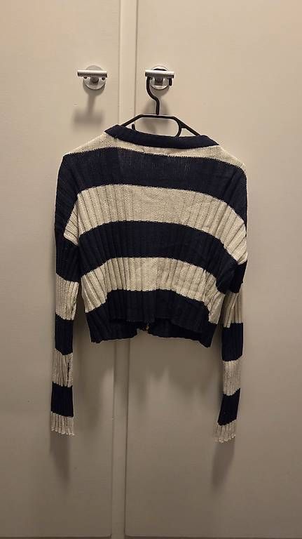 American Eagle Pullover & Sweatshirts: Croptop Strickpullover, XS/34 – Gebraucht aus Bern von nigq 2