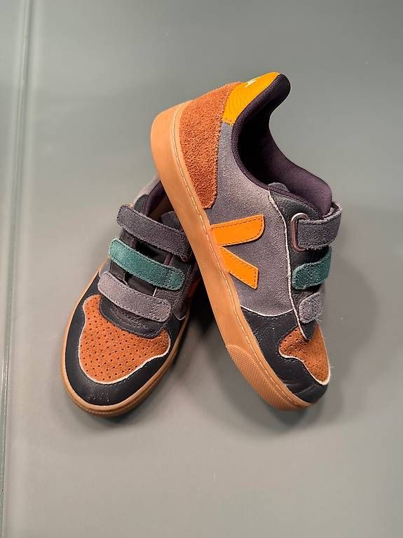 Scarpe per ragazzi: Veja sneakers Gr. 33 - 1x getragen  – Usato da Hirzel venduto da IJ8810