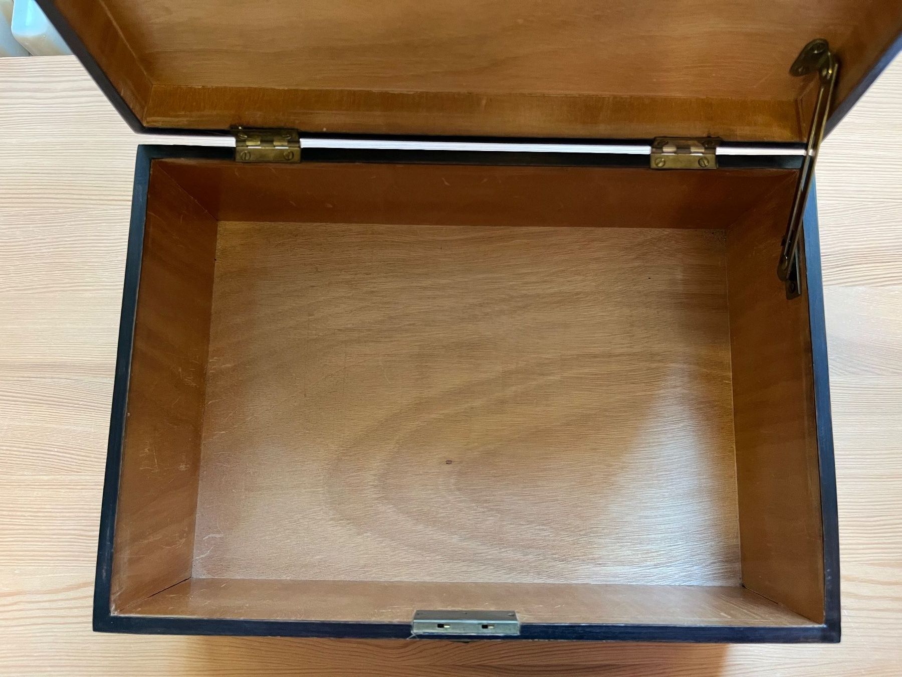 Cassapanche: Schöne antike Holzkiste/Dokumentenbox – Usato da Basel venduto da miriricar 2