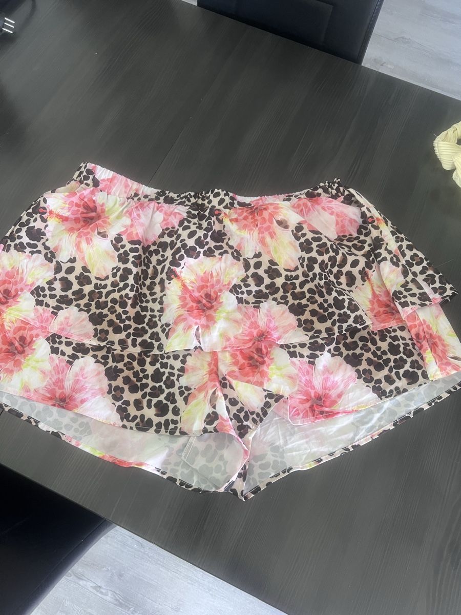 Pantaloni: Shorts Blumen Leo Print 2XL – Usato da Glashütten venduto da x.mayla