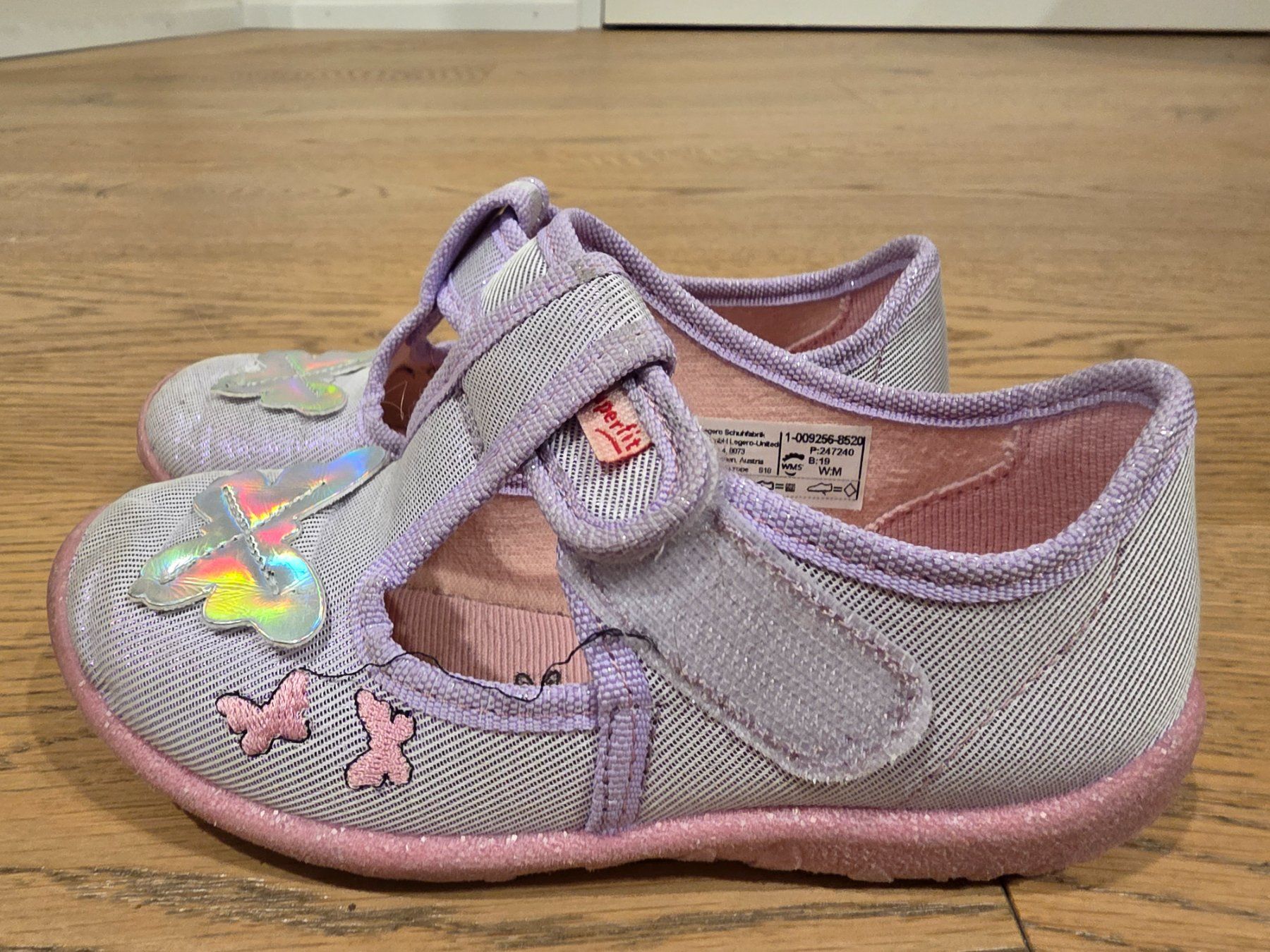 Superfit Chaussures filles: Mädchen Hausschuhe Superfit Grösse 26 – D'occasion à Bülach par tet_nq2w 1