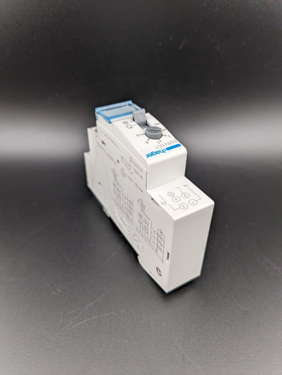 Hager Treppenlichtzeitschalter EMN001 – 0,5–10 Min., 230 V, Mit Automatik- Und Dauerlicht-Funktion
