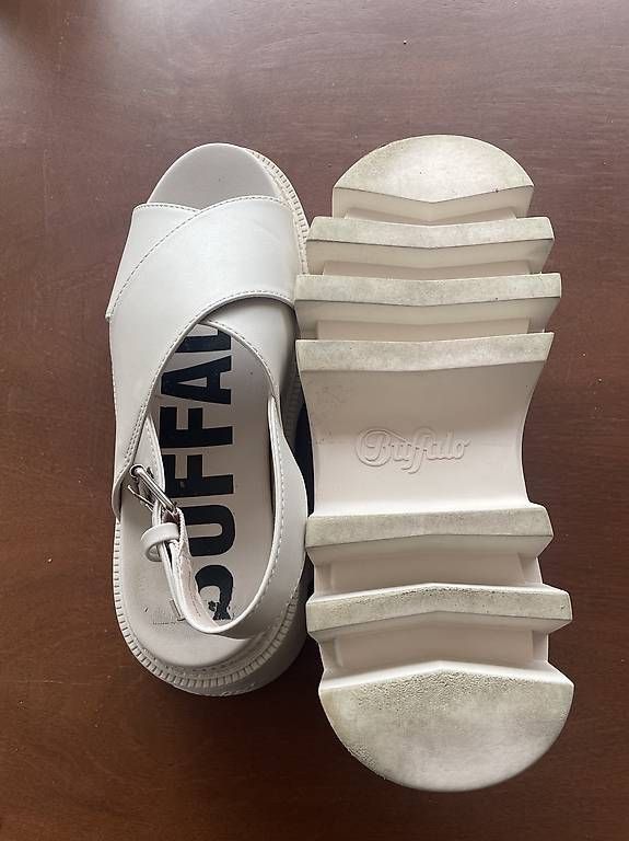 Scarpe da donna: Plateau Sandalen – Usato da Grenchen venduto da benu01 3