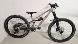 COMMENCAL CLASH XS JUNIOR Enduro-Downhill