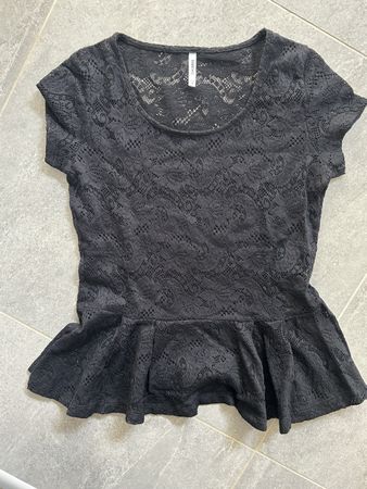 Top en dentelle noir taille S
