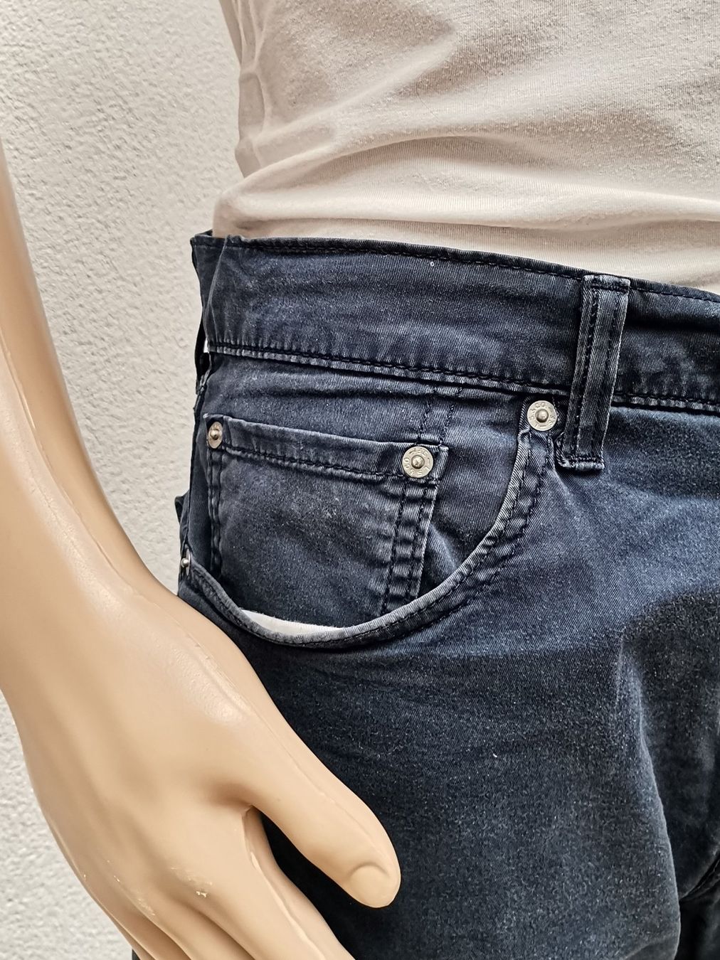 Levi's Jeans: LEVIS STRAUSS & CO - Jeanshose Herren – Usato da Schaffhausen venduto da Restwert_SH 4