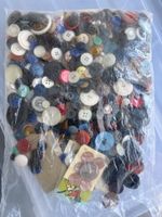 Lot de boutons divers tailles couleurs état occasion