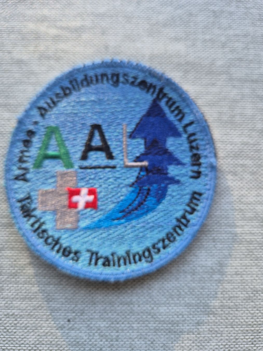 Schweizer Armee Placchette & Badge: Militär Ausbildungszentrum Badge – Usato da Hausen AG venduto da roland86190