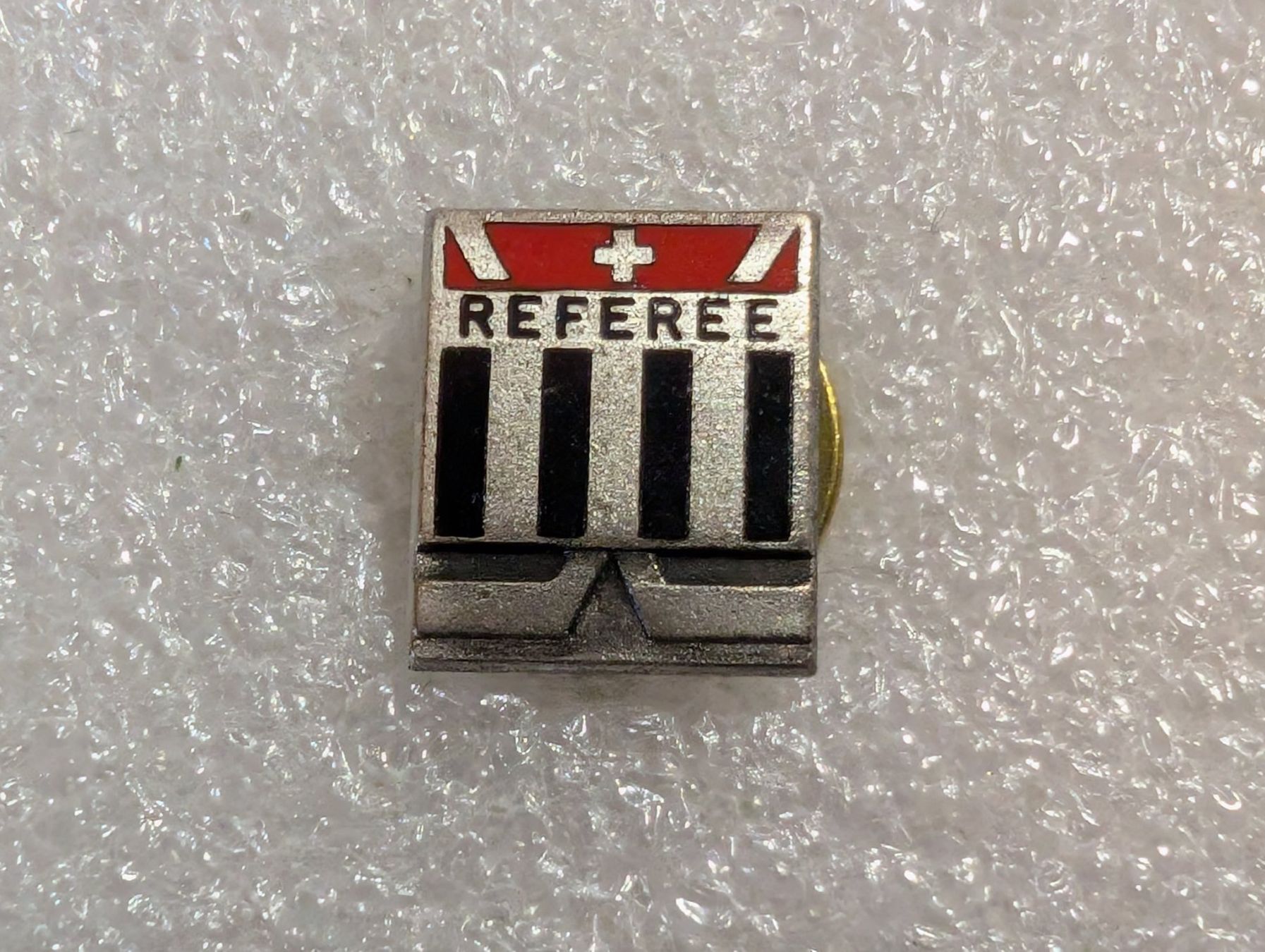 Plaketten & Abzeichen: Ansteckpin 280: Referee – Gebraucht aus Oppligen von Pin-Fall-Shop