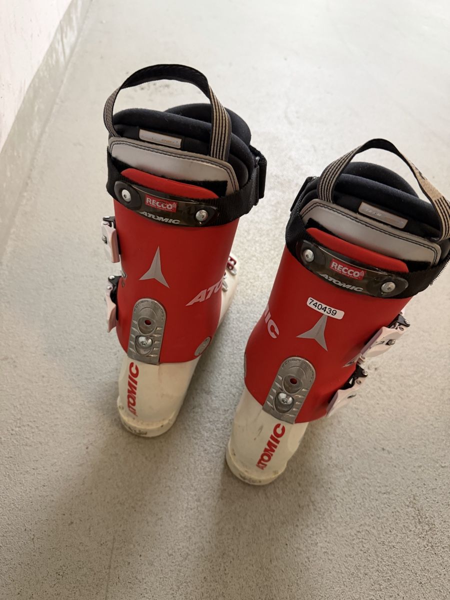 Atomic Chaussures hommes:   ATOMIC    SKI   -  SCHUHE    GR   42   – D'occasion à Wetzikon ZH par philippe_22 2