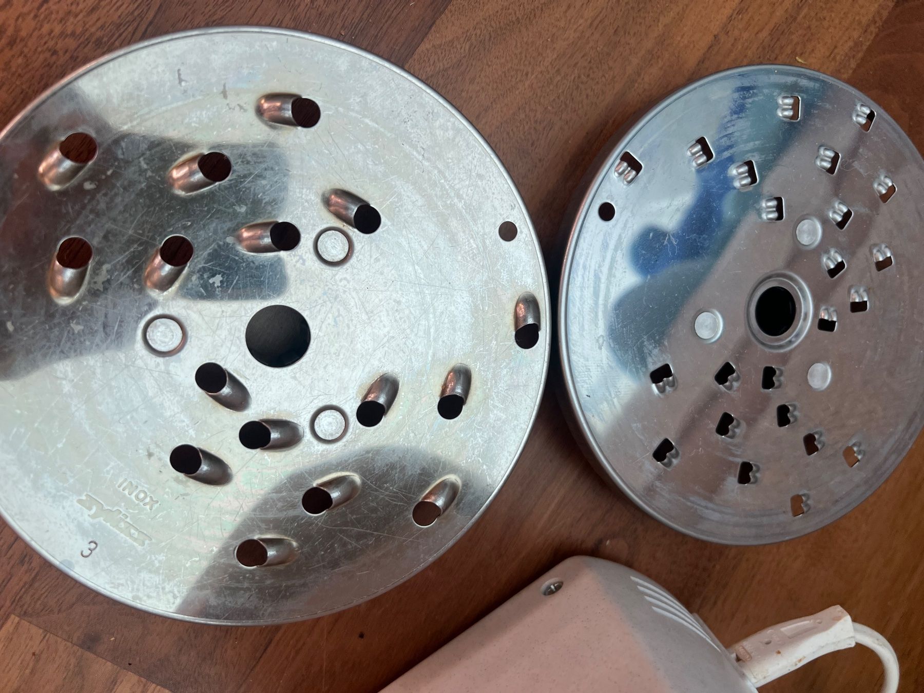 Zyliss Elettrodomestici da cucina: Zyliss  Gemüseschneider mit 2 x Scheiben Elektro – Usato da Jona venduto da Sariksa 8