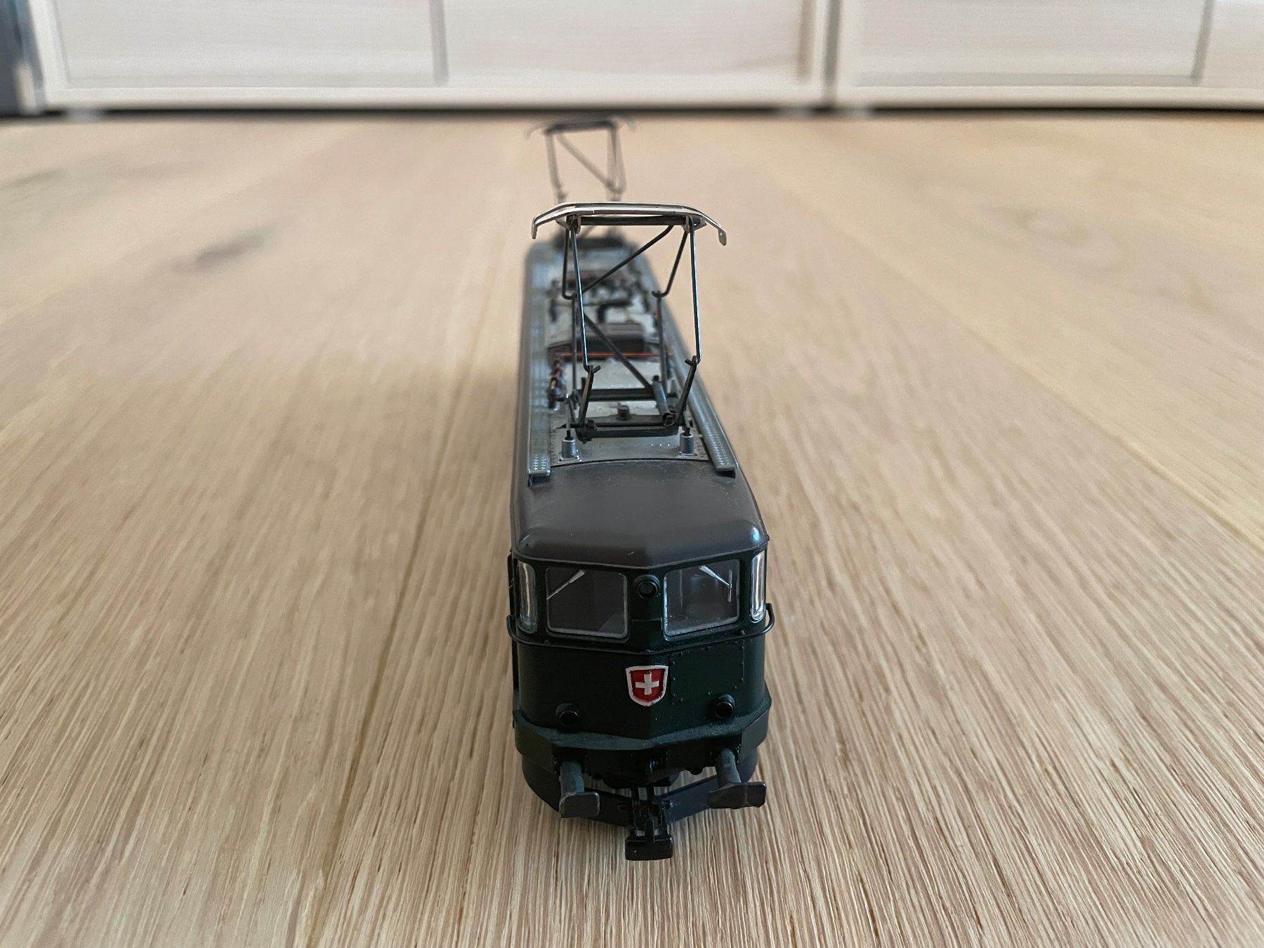 Roco Modelleisenbahnen: Roco Elektrolokomotive SBB Ae 6/6 – Gebraucht aus Wangen SZ von KAM07 3