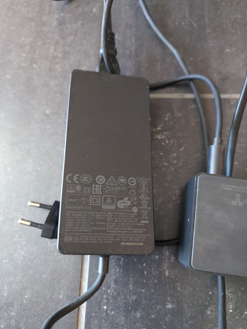 Microsoft Docking station: Microsoft Surface Dock 1 & Netzteil (voll funktionsfähig) – Usato da Aarau Rohr venduto da Ajax13 5