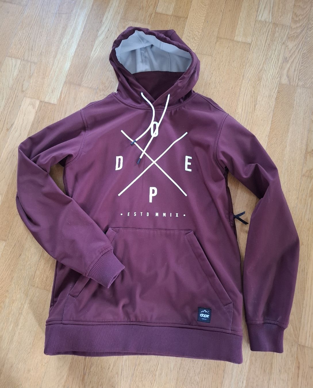 Dope Giacche: Dope Soft Kapuzenpullover bordeaux  - wie neu – Nuovo (secondo la descrizione) da Zürich venduto da the_6wnc