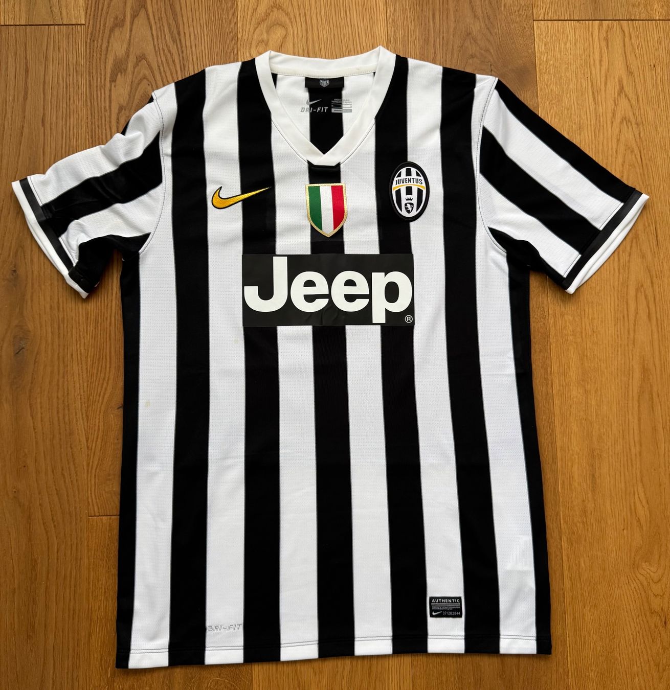 Canottiere & Pantaloni: TEVEZ - Juventus Authentic Jersey – Usato da Dielsdorf venduto da nicolicious 1