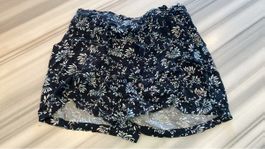 Kurze Hose mit Blumenprint, Gr.M