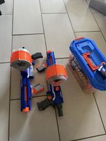 2 Nerf- Blaster und Schüsse