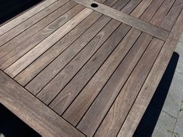 Gartentisch und Bänke Set aus Jarrahholz