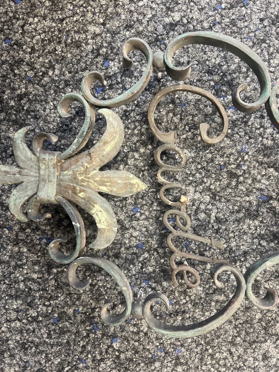 Insegne: Handgeschmiedetes Hausschild mit Geschichte – Usato da Rorschach venduto da TrendyDeals 2