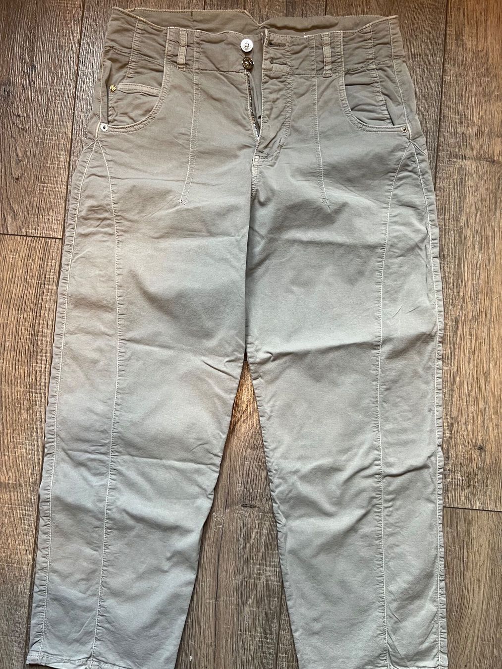 Hosen: Mac Hose, Gr. 38 in oliv-grau – Gebraucht aus Unterentfelden von Mcgisi