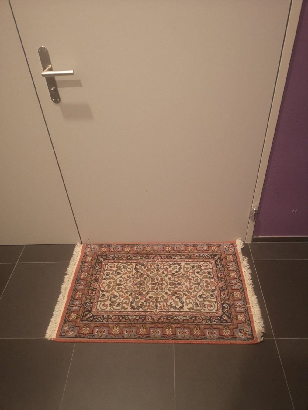 Tappeti: roter Teppich 93x102x61cm – Usato da Rothenburg venduto da Patri00