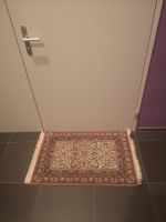 roter Teppich 93x102x61cm