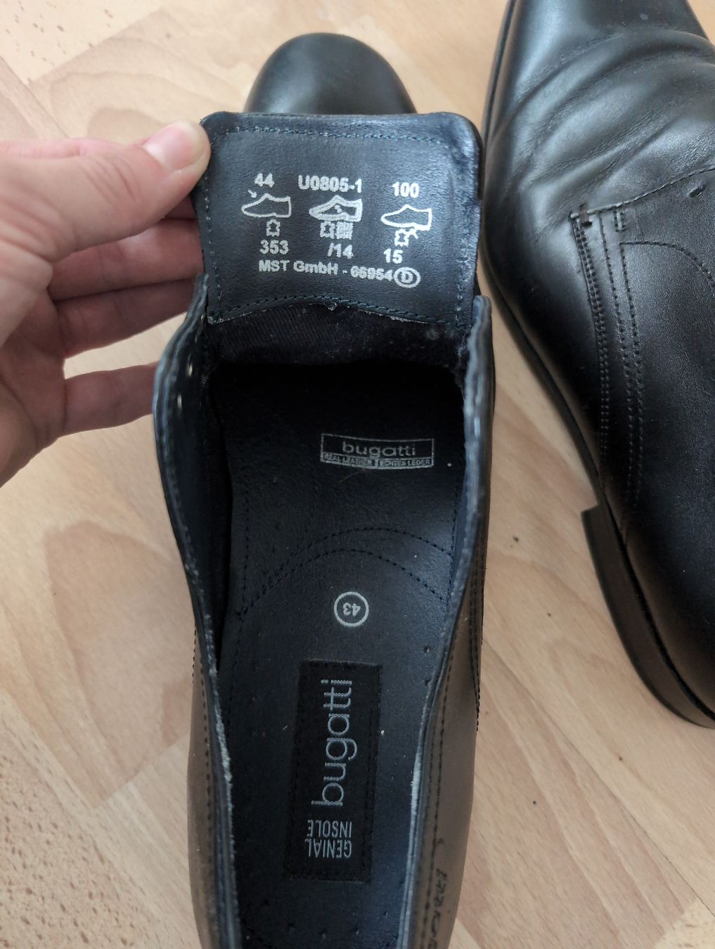 Bugatti Scarpe da uomo: Bugatti Schuhe Gr. 43 – Usato da Unterägeri venduto da Fiobi 3