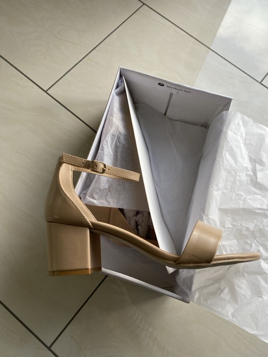 Scarpe da donna: Sandalen, NEU, nude, 39 – Nuovo e nell'imballaggio originale da Eiken venduto da jessycat01 1