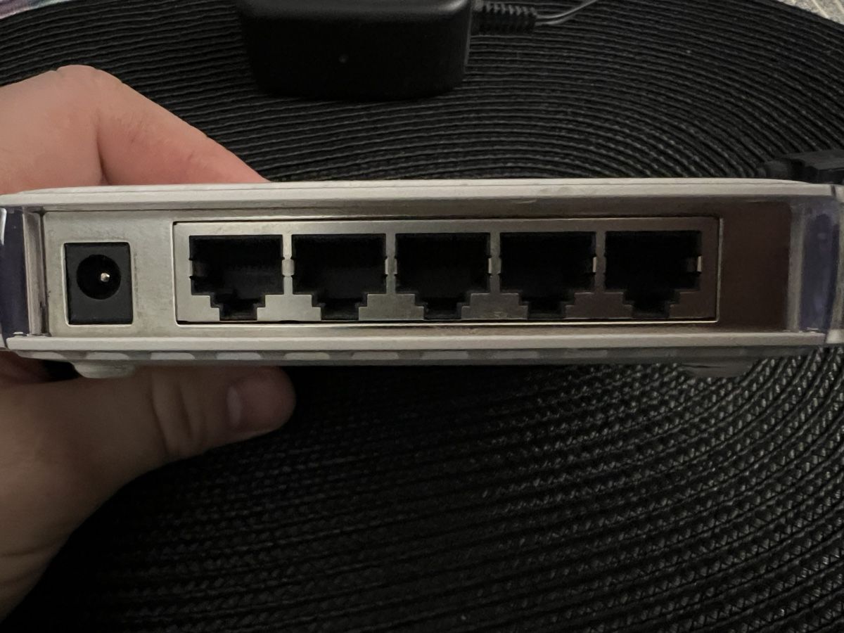 Netgear Modems & Router: Netgear GS605 v4 Gigabit Switch 5Port – Gebraucht aus Walenstadt von Waxfever839 1