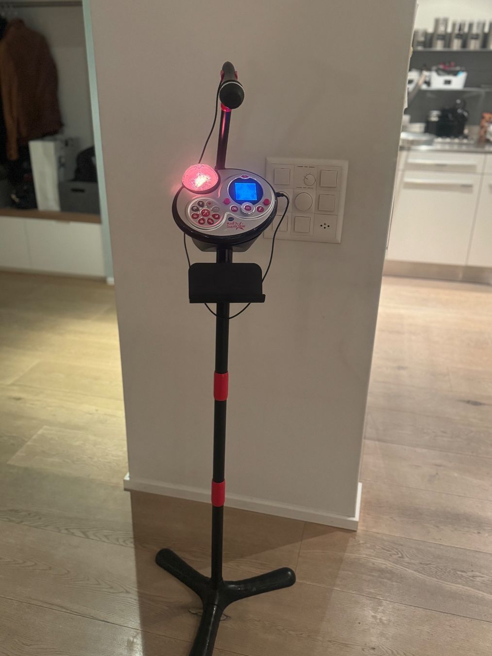Vtech Giocattoli: Vtech Kid SuperStar mit Mikrofon und Lichtshow – Usato da Wangen ZH venduto da Sephora21