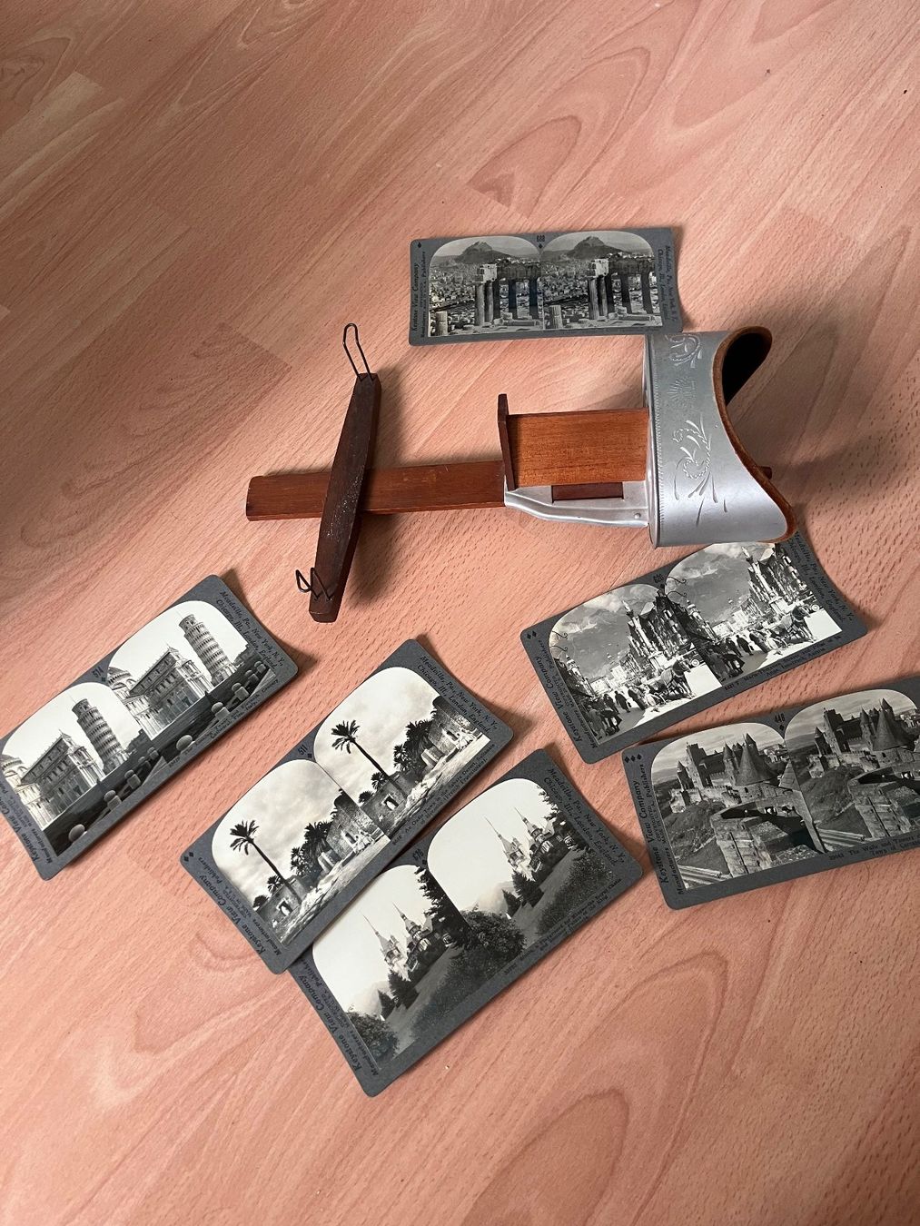 Poster & Bilder: Antique Stereo Viewer + Cards Nice! – Gebraucht aus Zürich von Classic_Collection_Zurich