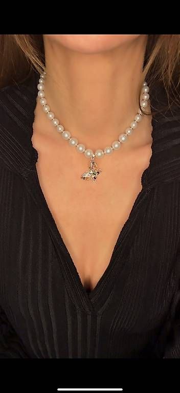 Catenine: Perlenkette mit buntem Schmetterling – Usato da Bellach venduto da RuJewelry