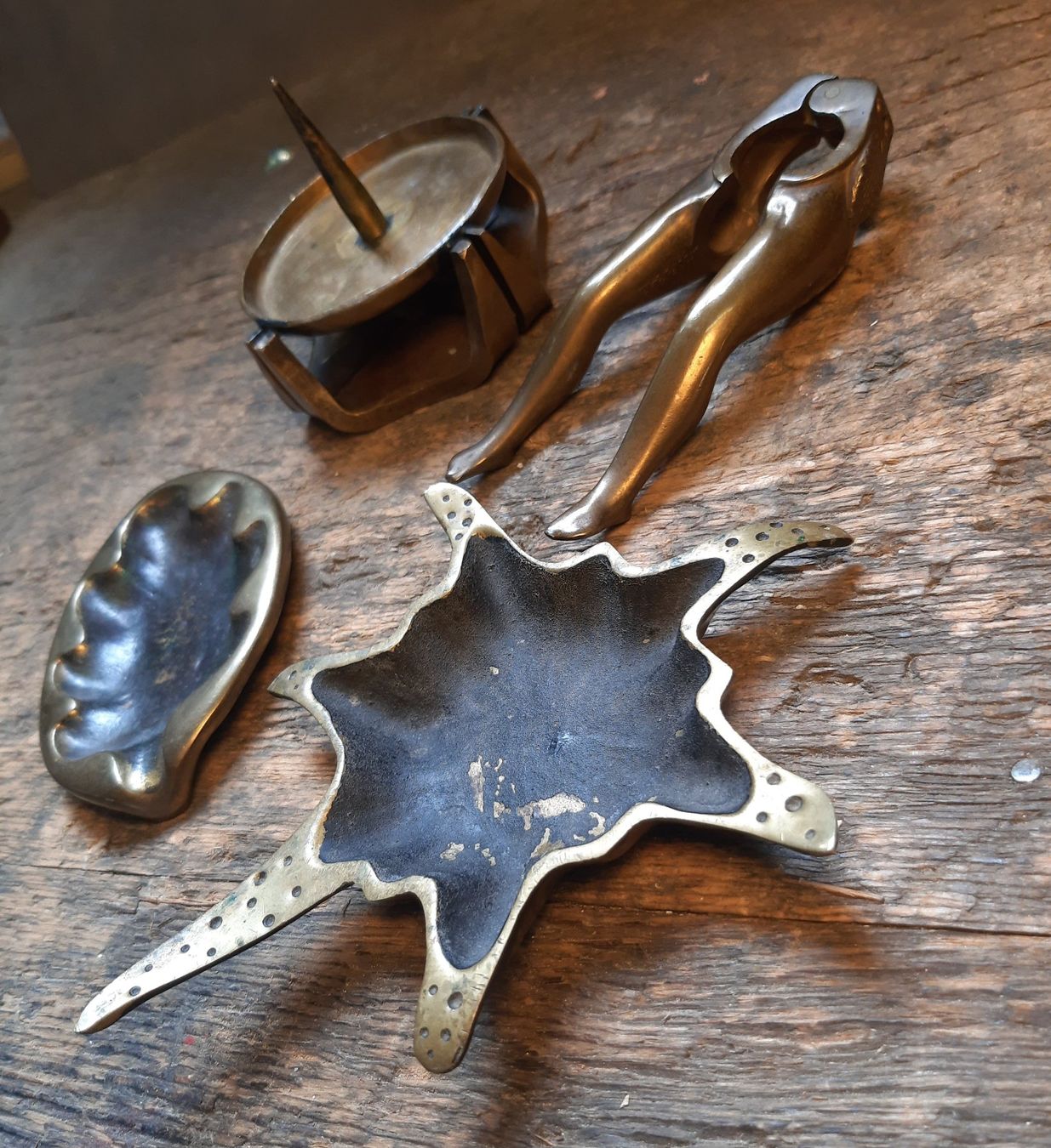 Skulpturen & Statuen: Lot Midcentury Brass Objects – Gebraucht aus Arbon von torso444