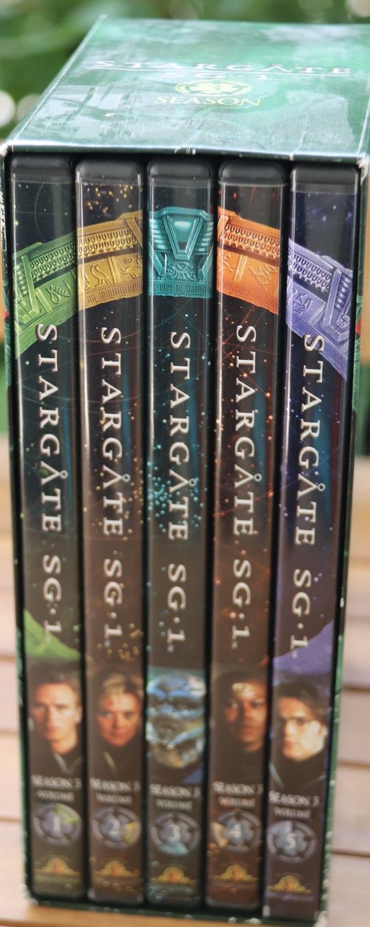 Tutti i DVDs: Stargate Season 3 – Usato da Glattfelden venduto da Sirax 3