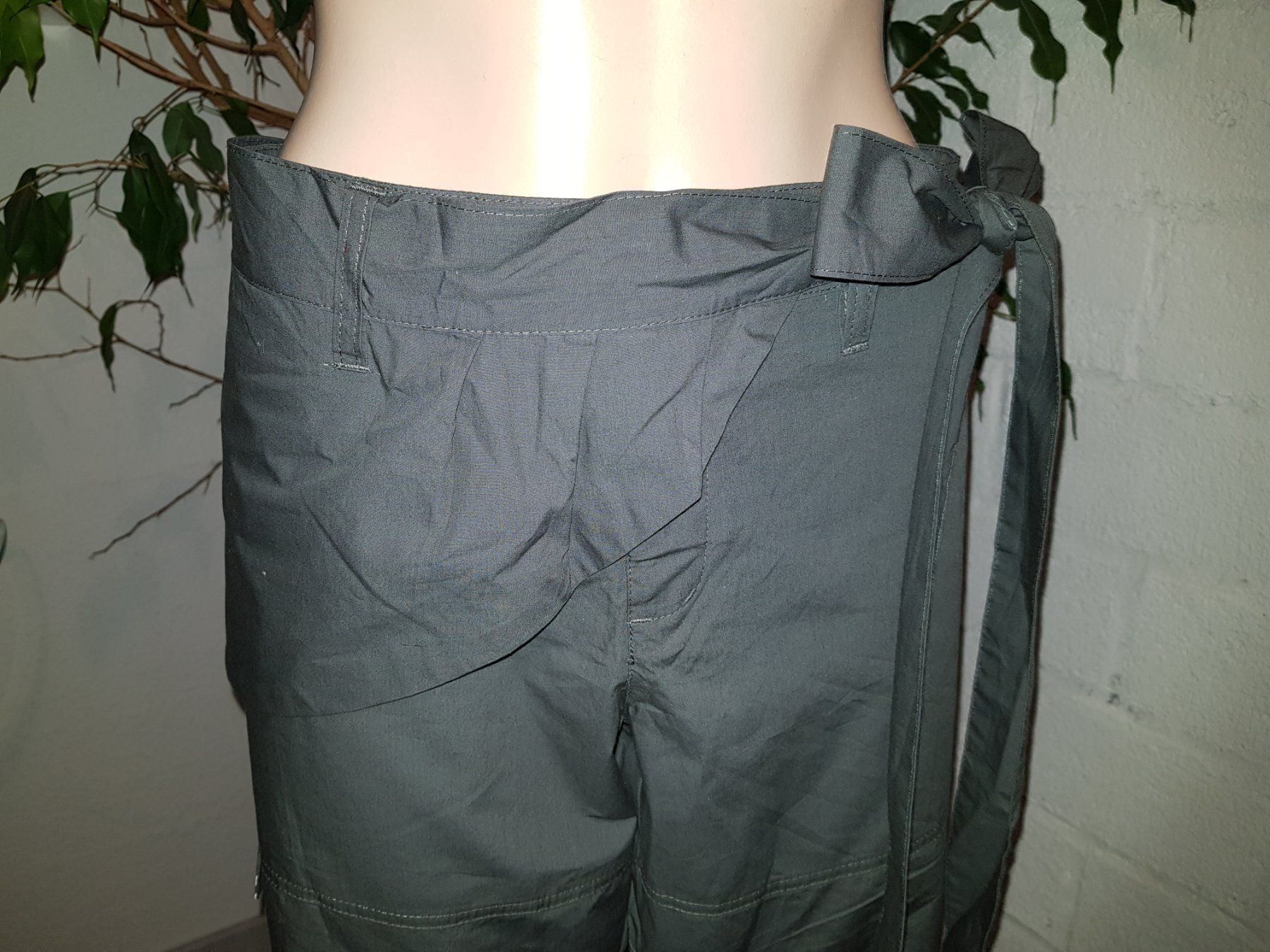 Hosen: RAINBOW Pantalon / Hose taille / Grosse 48 EUR – Gebraucht aus Cossonay-ville von Super-Price-Quality 1