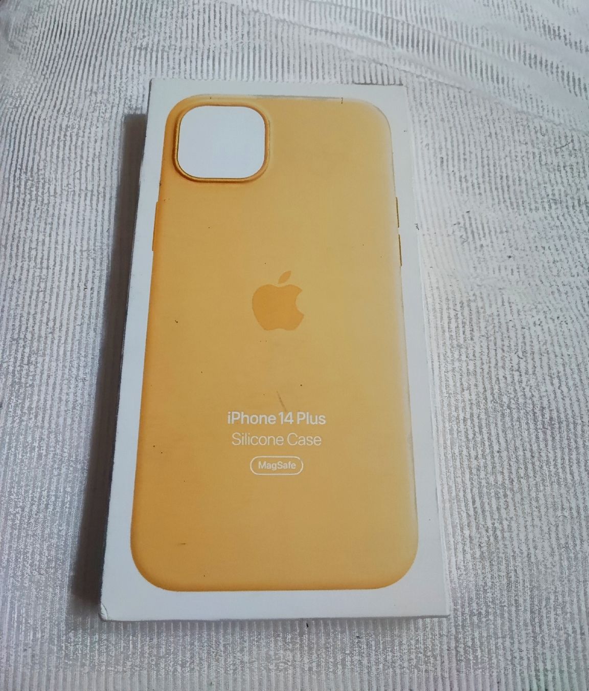 Apple Covers & Schutzfolien: Original Apple iPhone 14 Plus Silikonhülle / Cover  – Neu und originalverpackt aus Zollikofen von zar_j67f