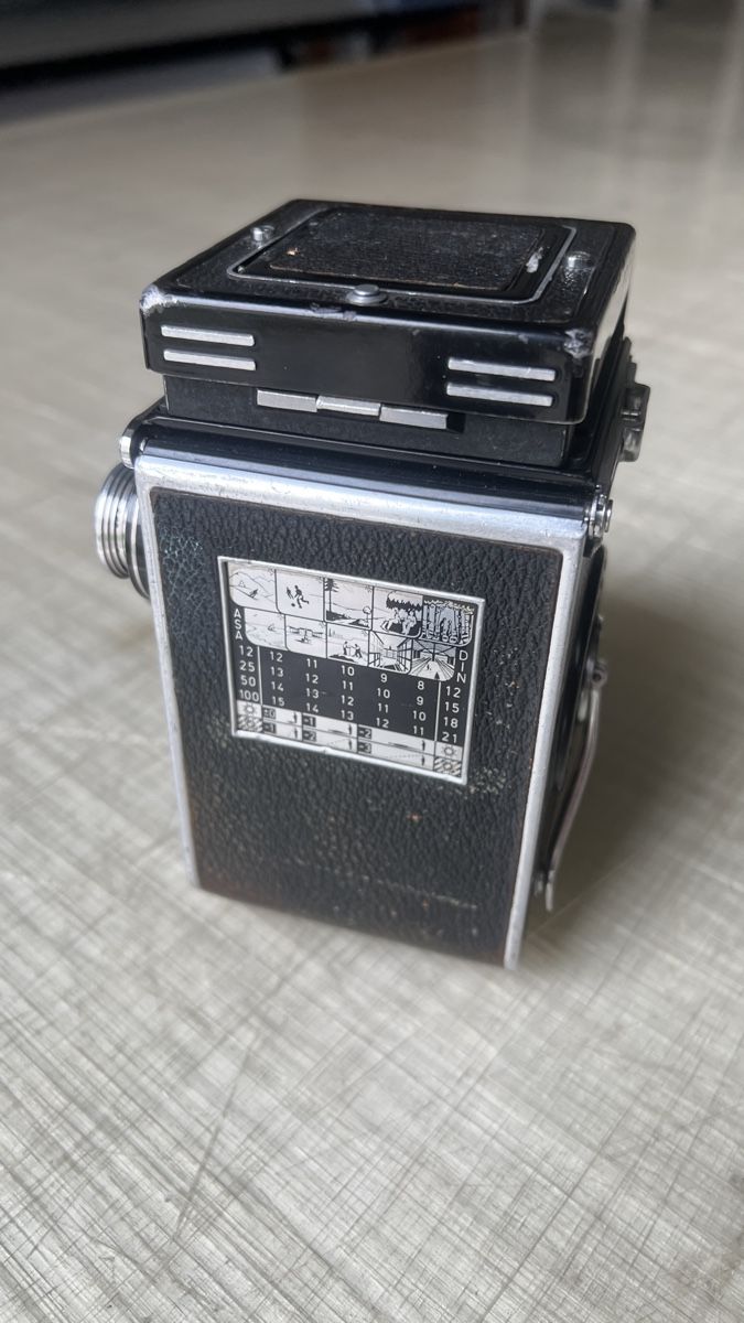 Rollei Fotocamera: Rolleiflex 3.5E TLR Kamera - Klassiker – Usato da La Punt Chamues-ch venduto da mhaefu 2