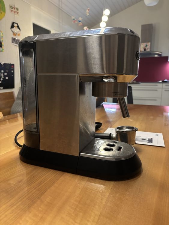 Machine à Café DeLonghi Dedica EC685.M S - Métal Argenté - 15 Bars - Neuf