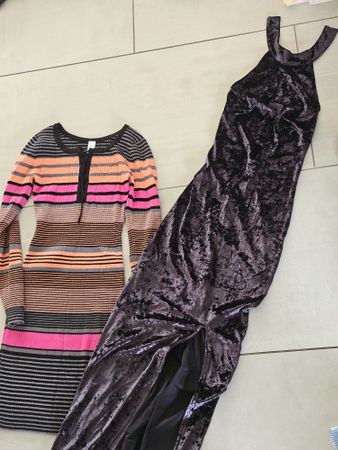 2 Damenkleider Gr. S, gestreift & Samt H&M und No Boundaries