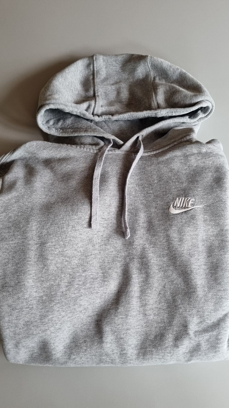 Nike Maglioni & Felpe: Nike Hoodie, Grau, Grösse S – Usato da Tägertschi venduto da Fank111