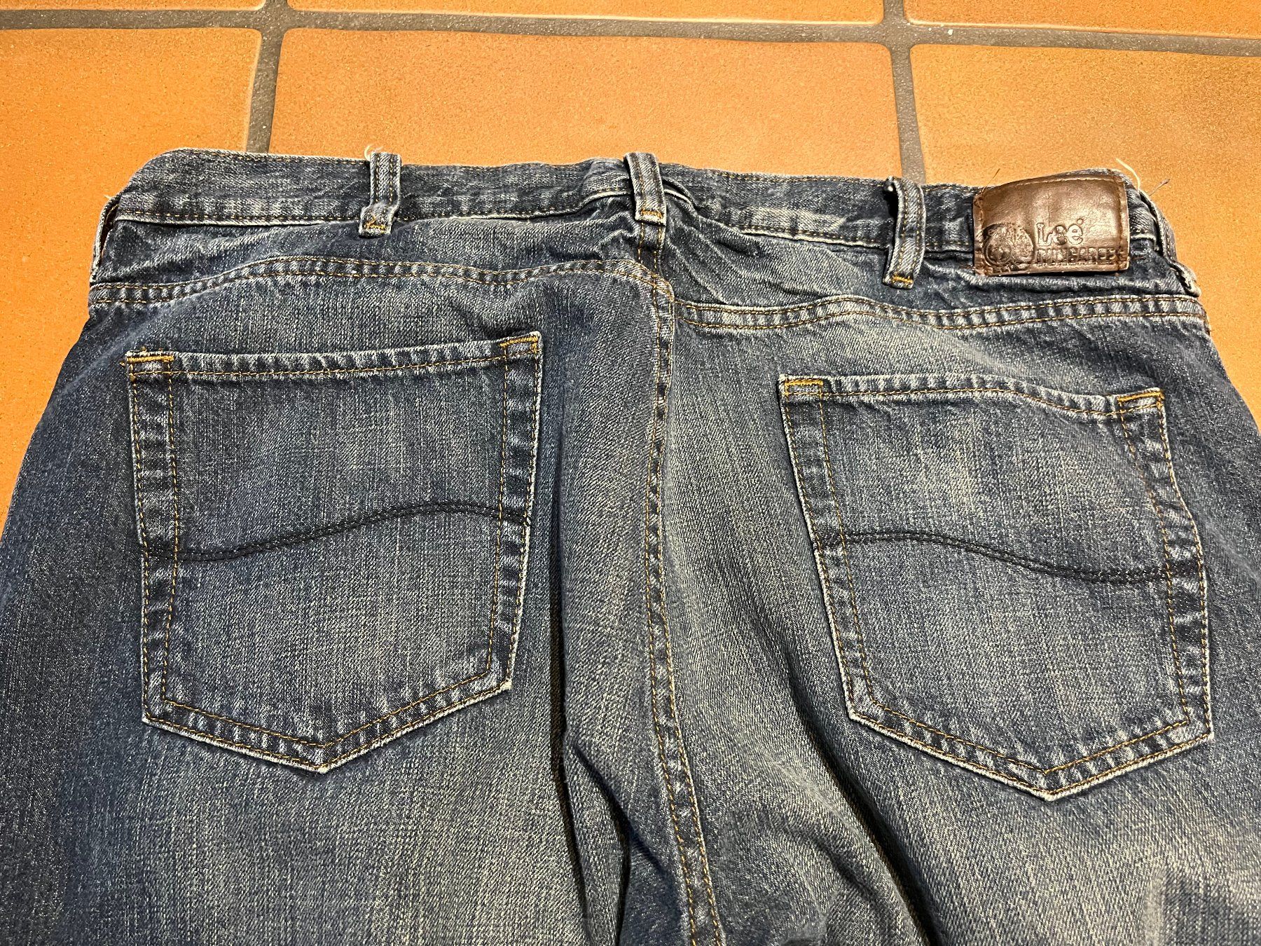 Lee Jeans: 2 Paar Jeans Lee Grösse 38x32 – Usato da Rechthalten venduto da Cheech2 8