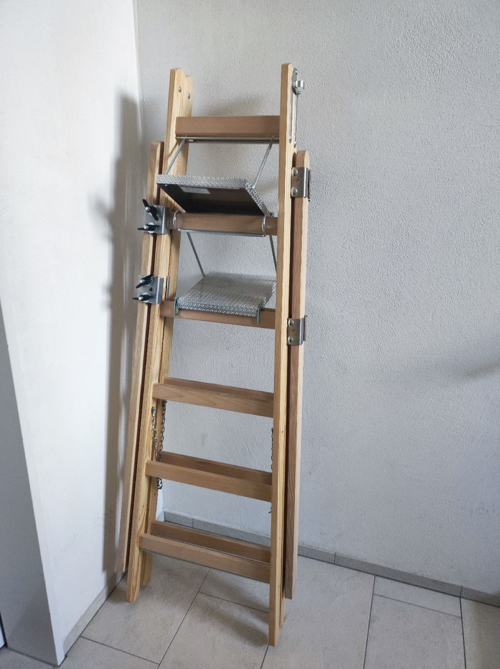Leitern: Holzleiter/Trittleiter mit 2 Tritten, stabil, wie neu – Gebraucht aus Stäfa von modeflash 3
