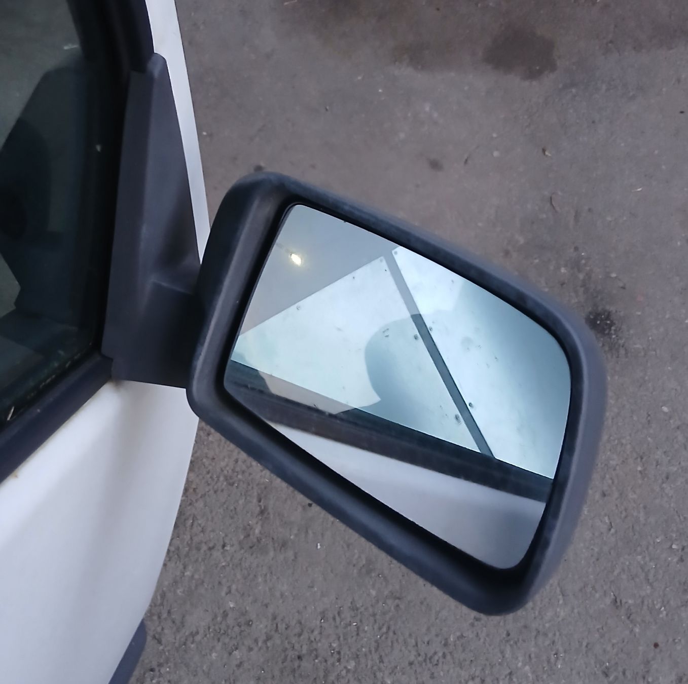 Renault Tutti pezzi di ricambio auto: Portière droite Renault Express 1994-2001 – Usato da la heutte venduto da Auto-stock 1