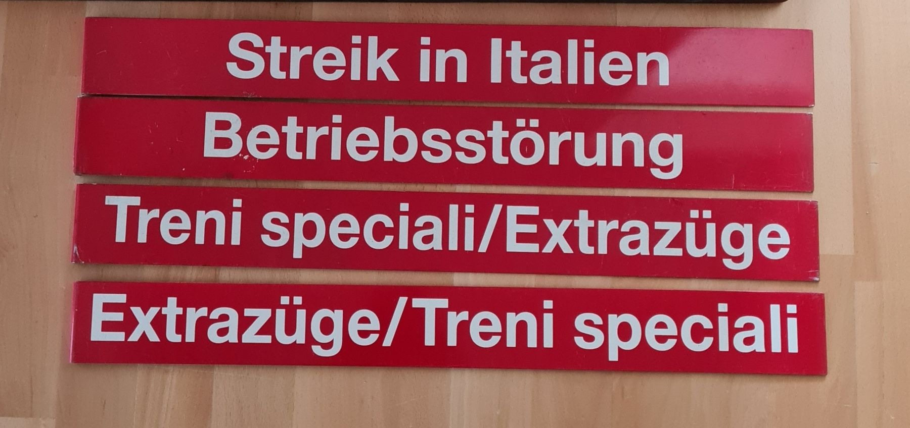 SBB/CFF/FFS Schilder: SBB Anzeigetafeln  – Gebraucht aus Basel von Piscosour01 3
