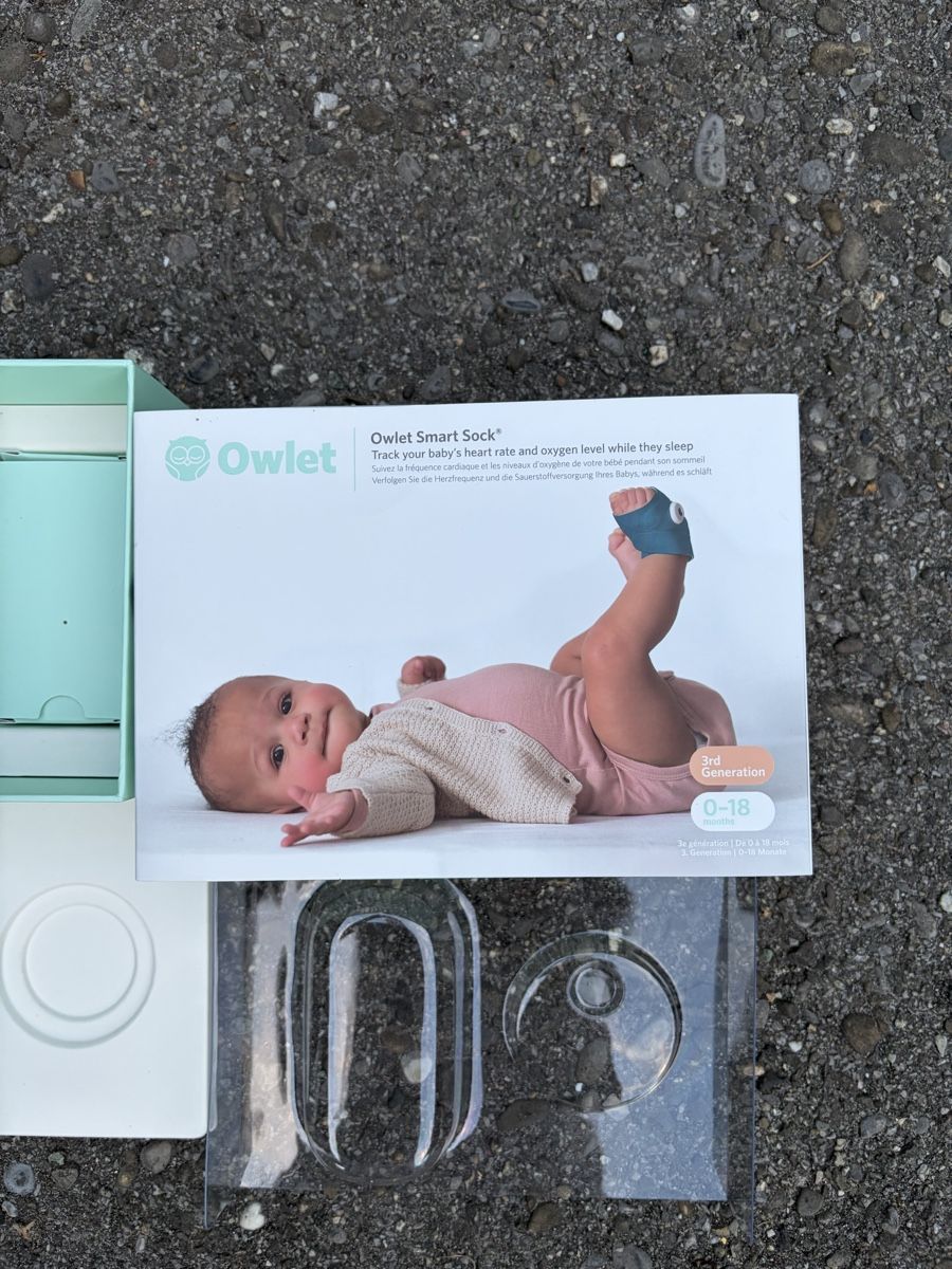 Babyphones: Owlet Smart Sock 3. Generation mit Basisstation, komplett – D'occasion à Müntschemier par R.e.b.e.c.c.a 5