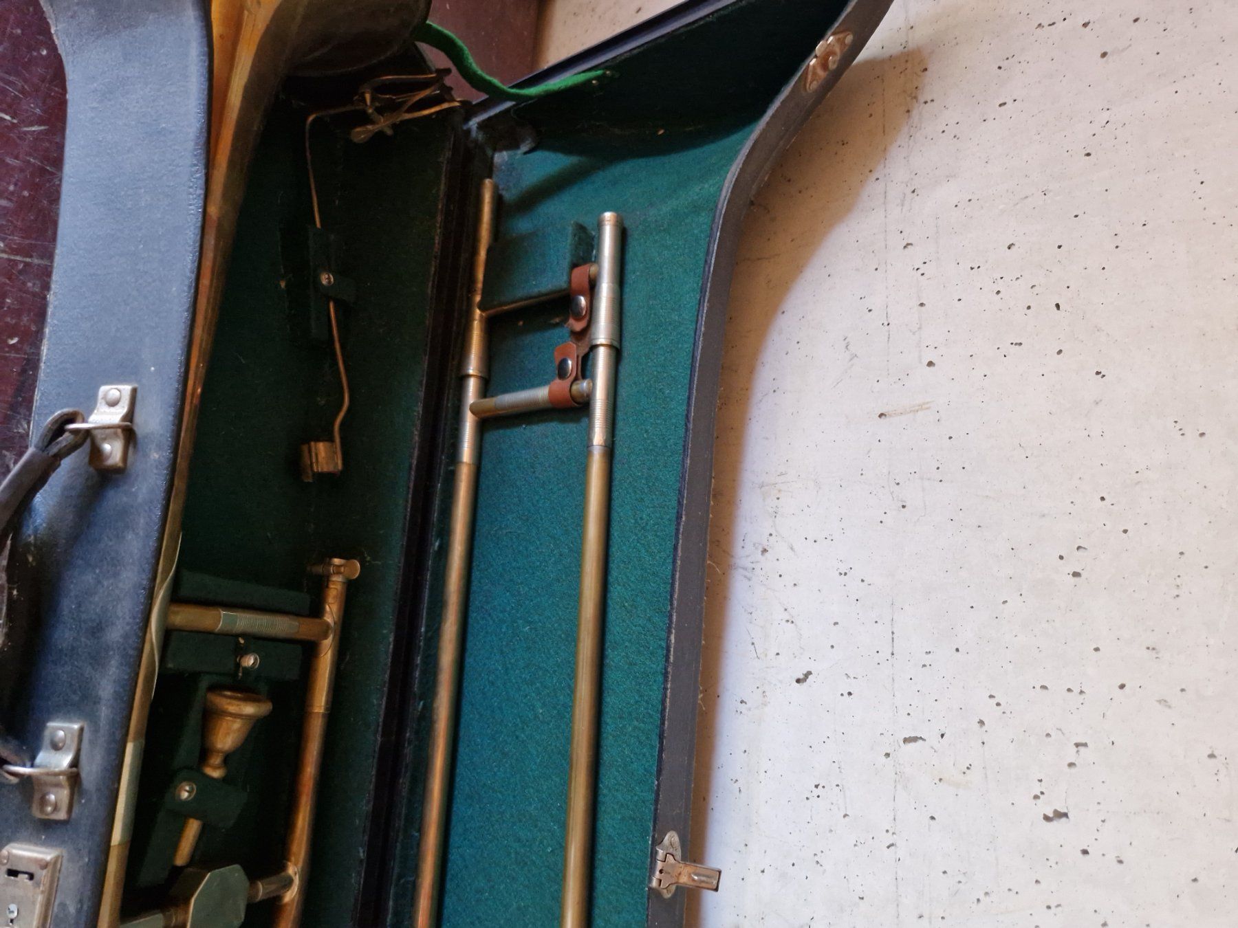 Instruments de musique: Trombone à coulisse – D'occasion à Troistorrents par Tutuj8