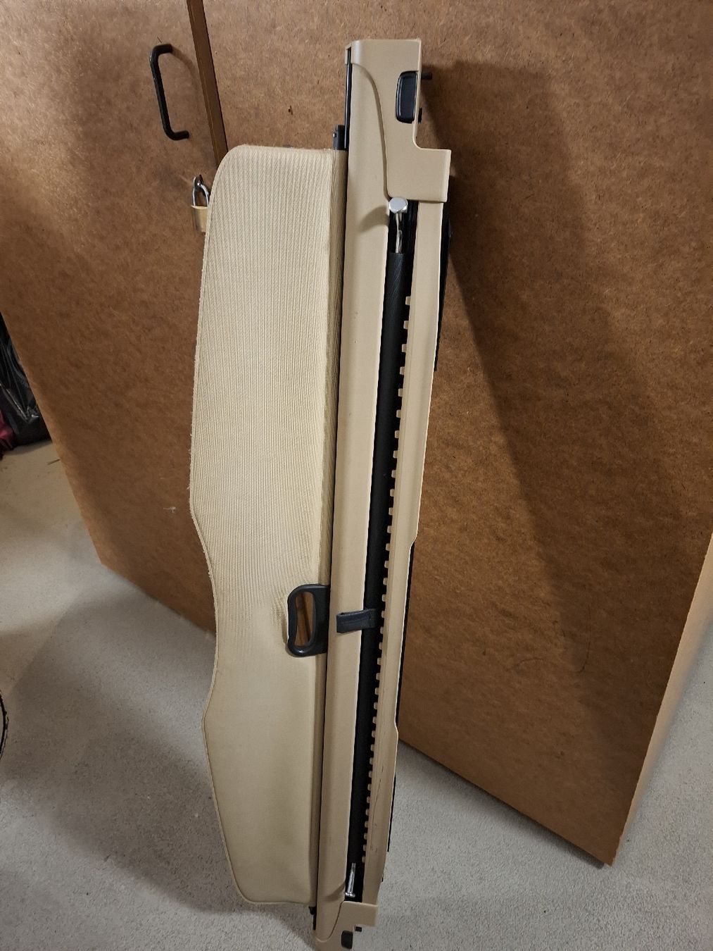 BMW Alle Autoersatzteile: BMW 5ER Touring E61  Kofferraumabdeckung – Gebraucht aus Dulliken von